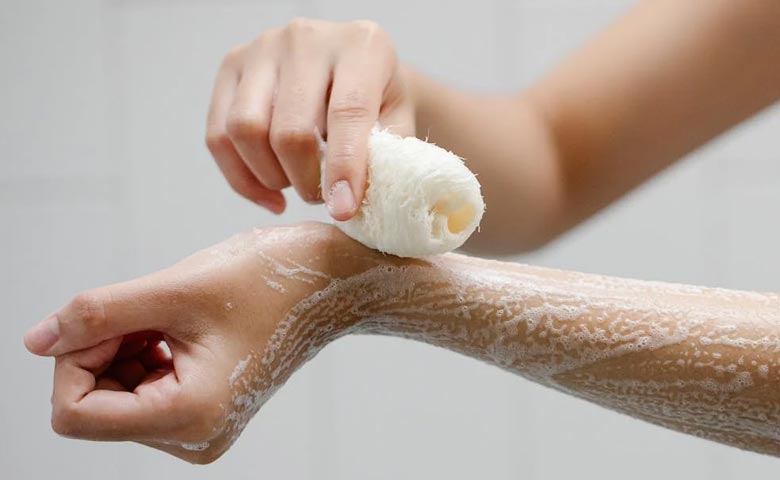 Using Skin Whitening Soap